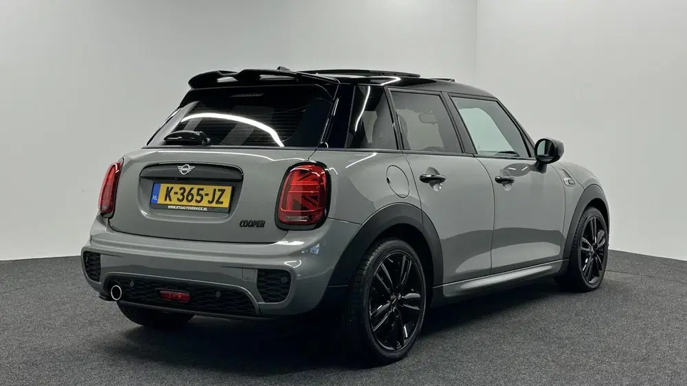 Mini Cooper 1.5 Cooper Dalston Edition JCW H&K PANO LE uit 2021, foto 2