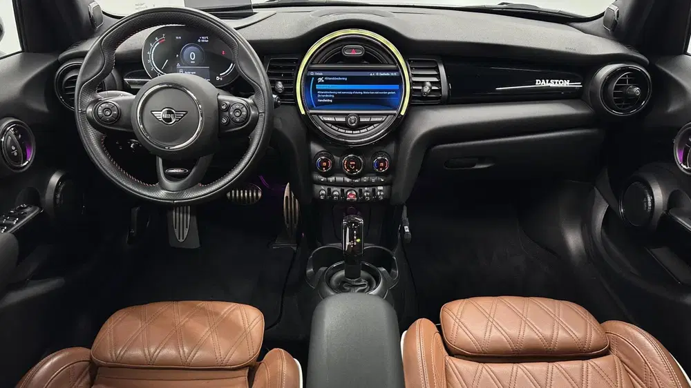 Mini Cooper 1.5 Cooper Dalston Edition JCW H&K PANO LE uit 2021, foto 3