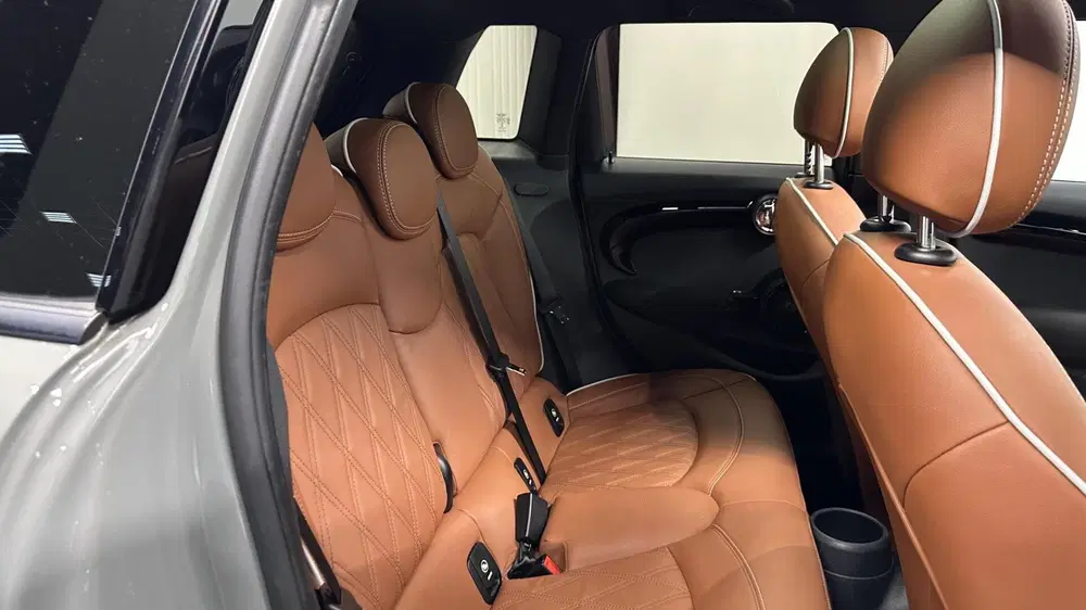 Mini Cooper 1.5 Cooper Dalston Edition JCW H&K PANO LE uit 2021, foto 5