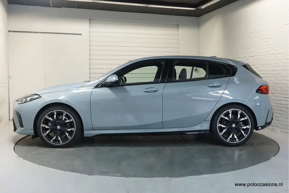 BMW 1-serie 120 M-Sport uit 2025, foto 2