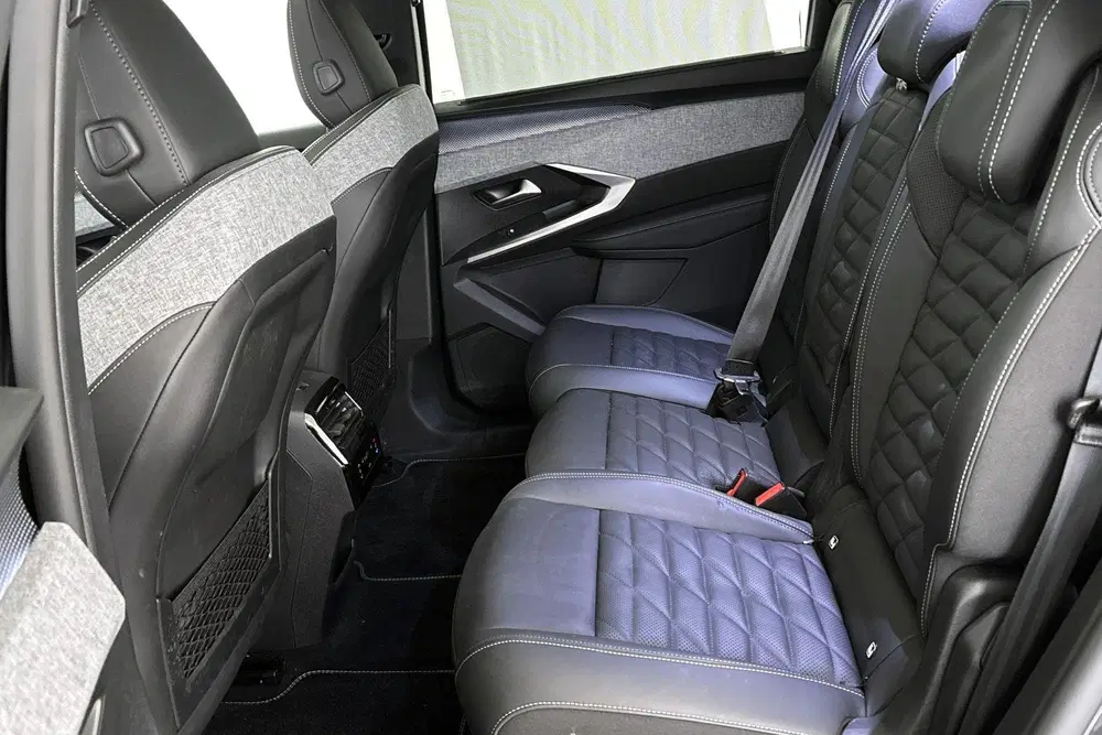 Peugeot 5008 GT Exclusive 73 kWh 7p Panoramadak Nappa L uit 2026, foto 9