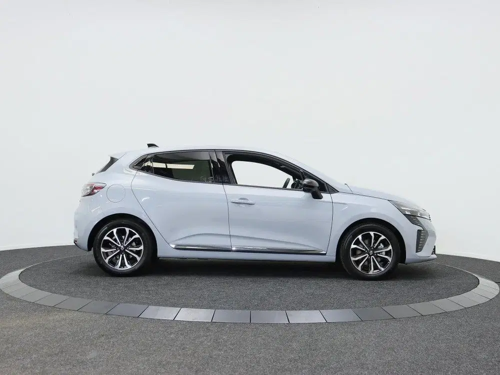 Renault Clio 1.6 ETFH 145 techno uit 2023, foto 11