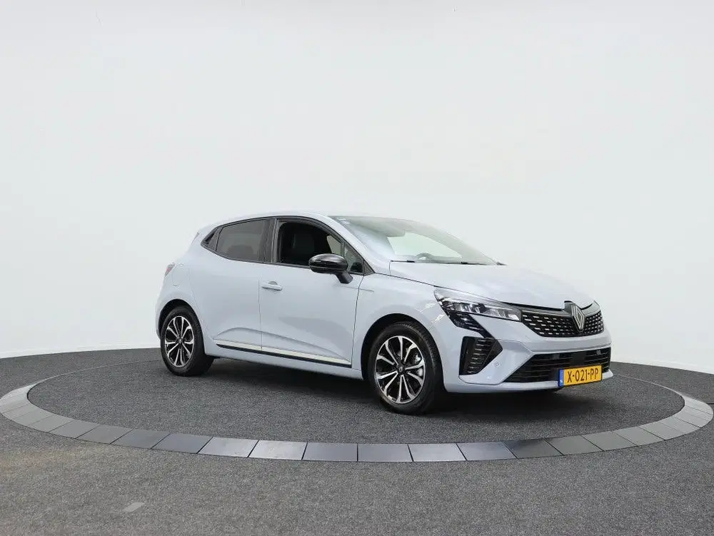 Renault Clio 1.6 ETFH 145 techno uit 2023, foto 12