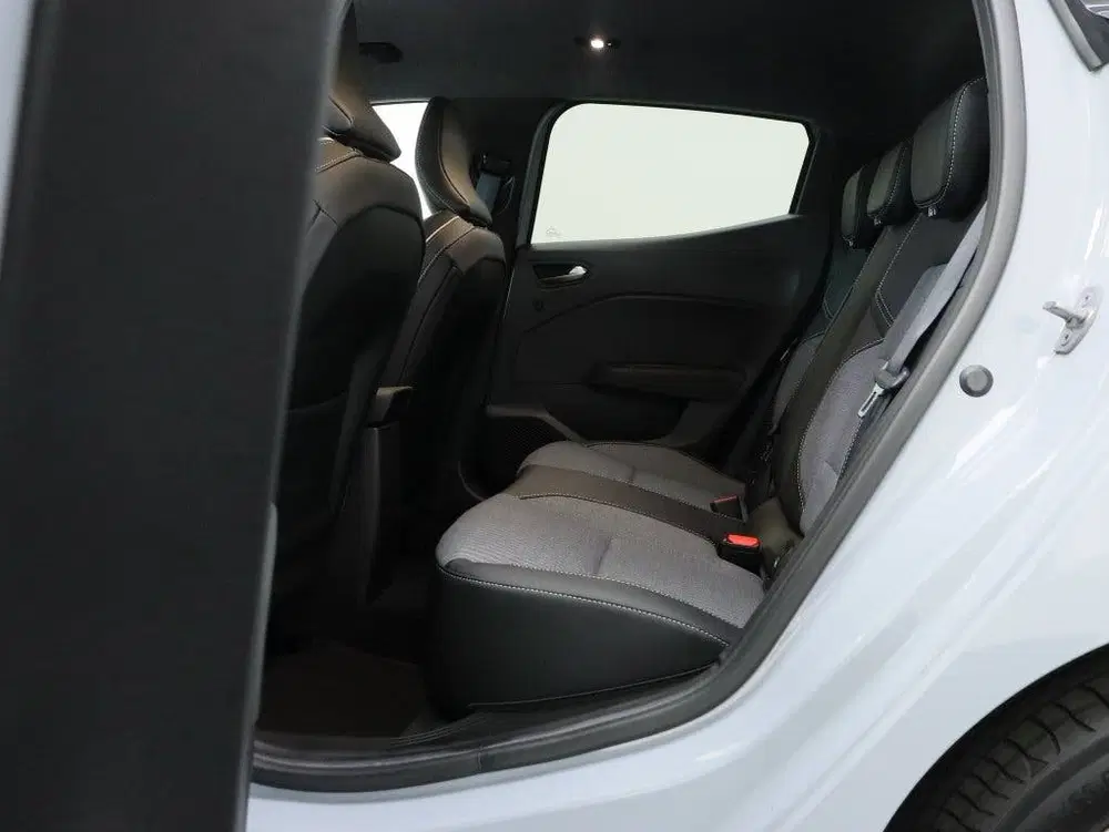 Renault Clio 1.6 ETFH 145 techno uit 2023, foto 15