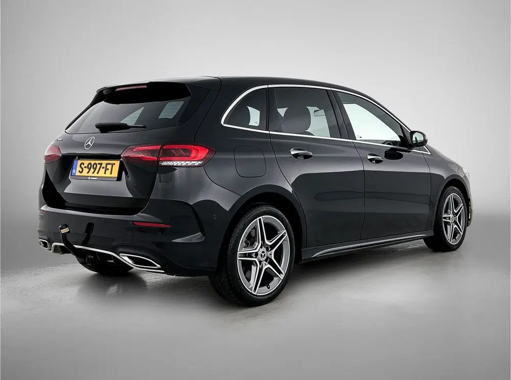 Mercedes-Benz B-Klasse 250 e AMG Line uit 2023, foto 2