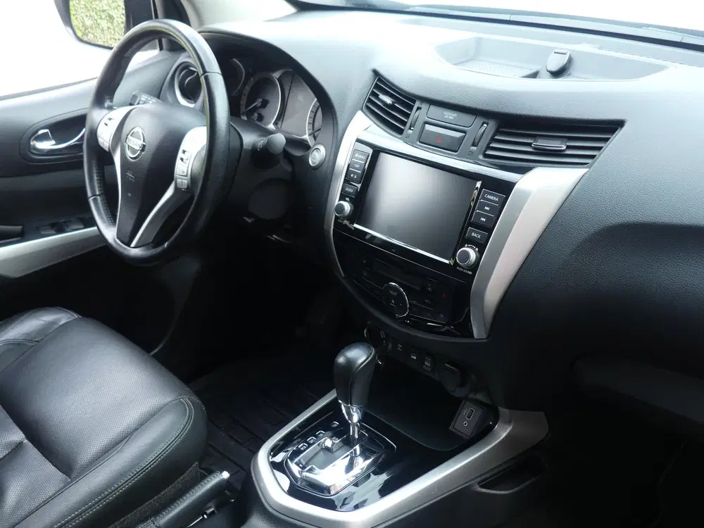 Nissan Navara 2.3 dCi Tekna 190PK 4WD 3500KG Trekgewicht uit 2020, foto 2