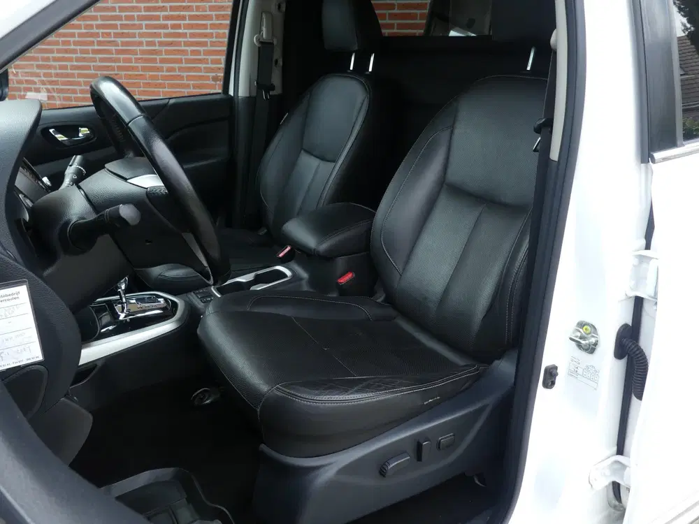 Nissan Navara 2.3 dCi Tekna 190PK 4WD 3500KG Trekgewicht uit 2020, foto 6