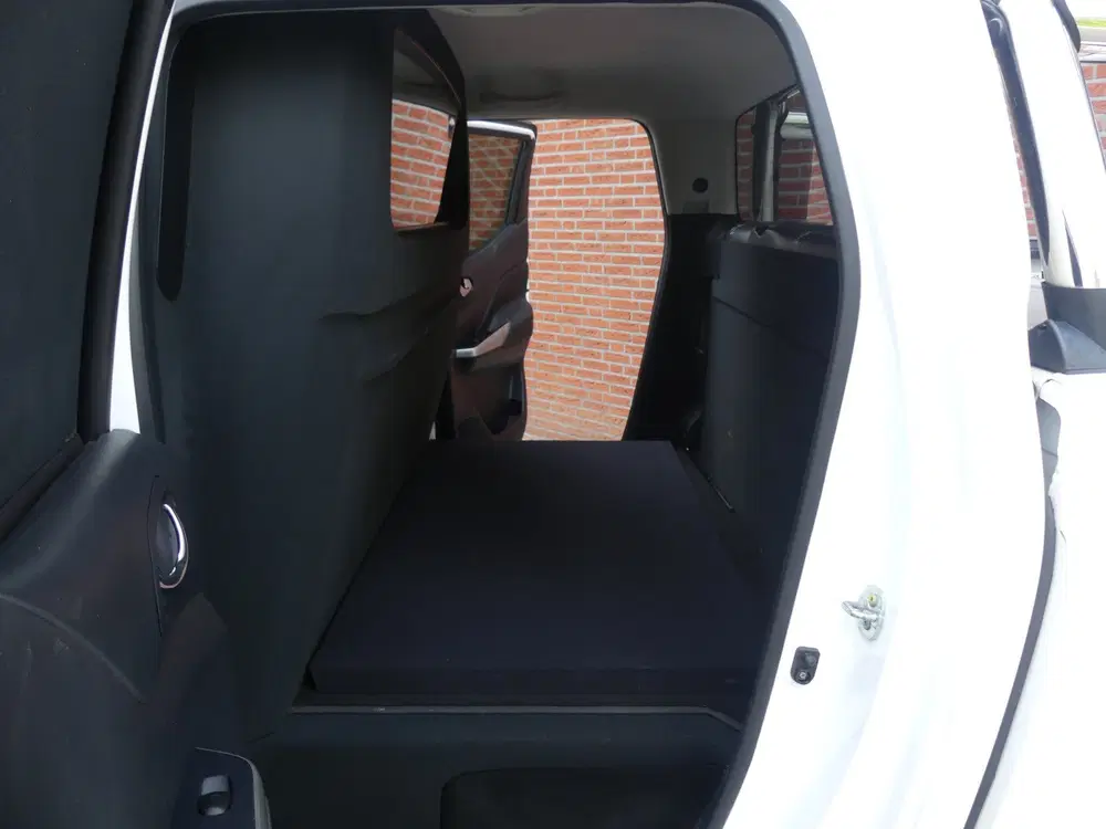 Nissan Navara 2.3 dCi Tekna 190PK 4WD 3500KG Trekgewicht uit 2020, foto 7