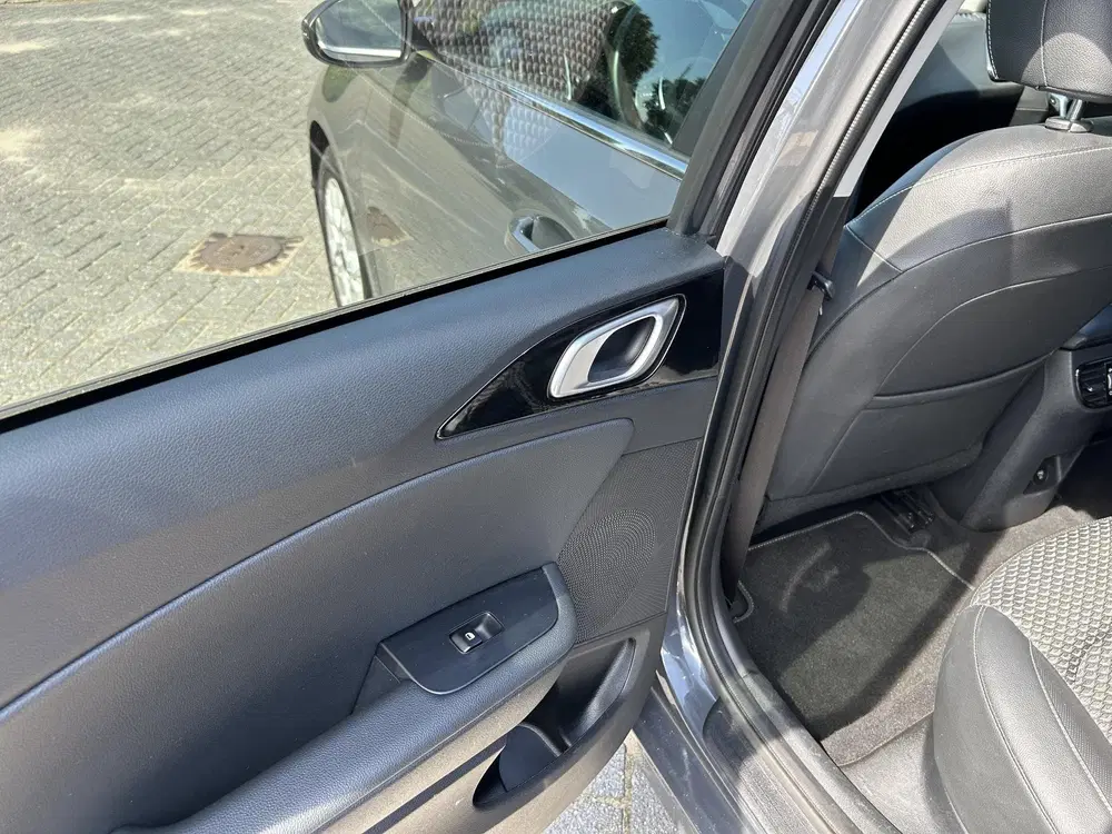 Kia Ceed 1.5 T-GDi DynamicPlusLine uit 2024, foto 11
