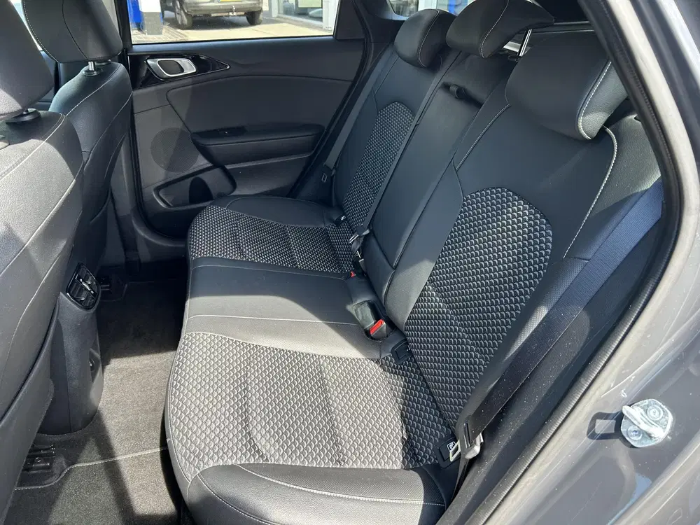 Kia Ceed 1.5 T-GDi DynamicPlusLine uit 2024, foto 12