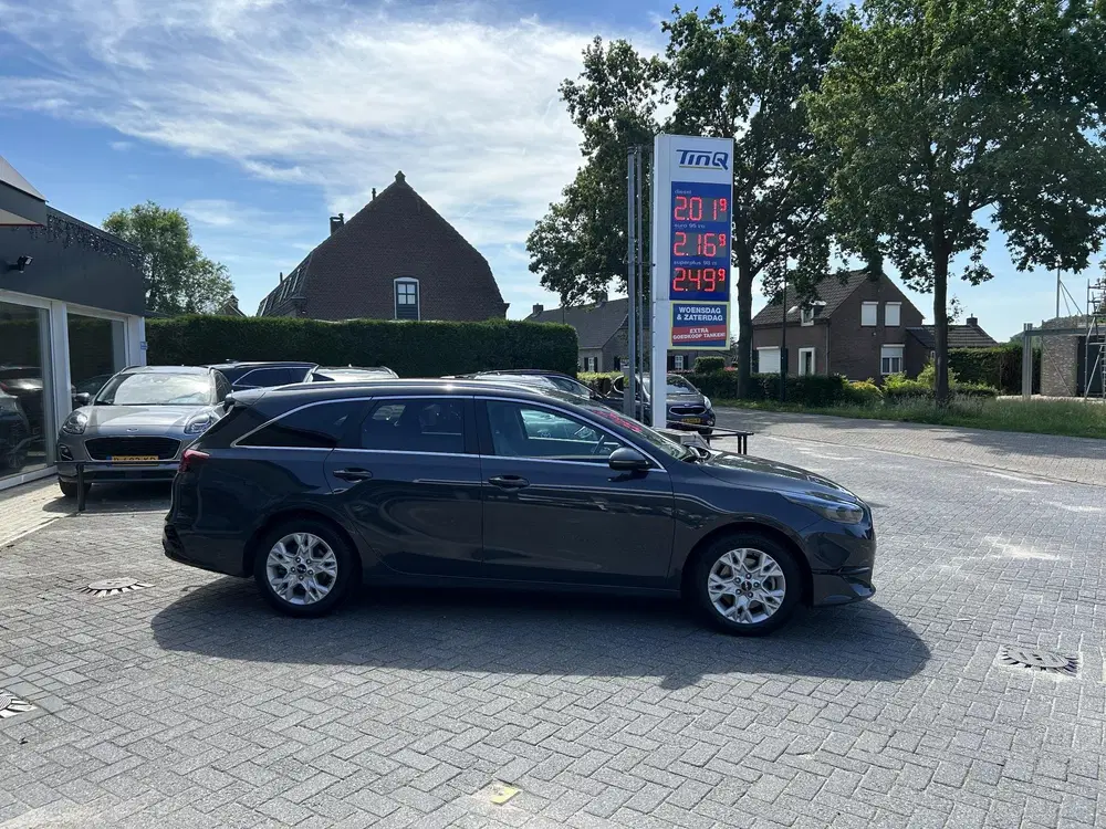 Kia Ceed 1.5 T-GDi DynamicPlusLine uit 2024, foto 3