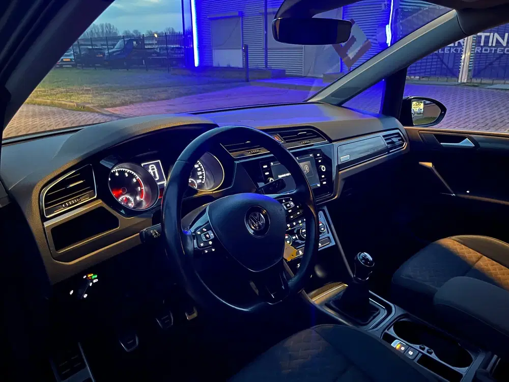 Volkswagen Touran 1.0 TSI IQ Drive Business 7p uit 2019, foto 5