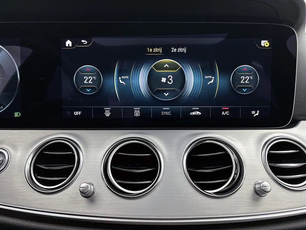 Mercedes-Benz E-Klasse 200 AMG Line uit 2023, foto 11