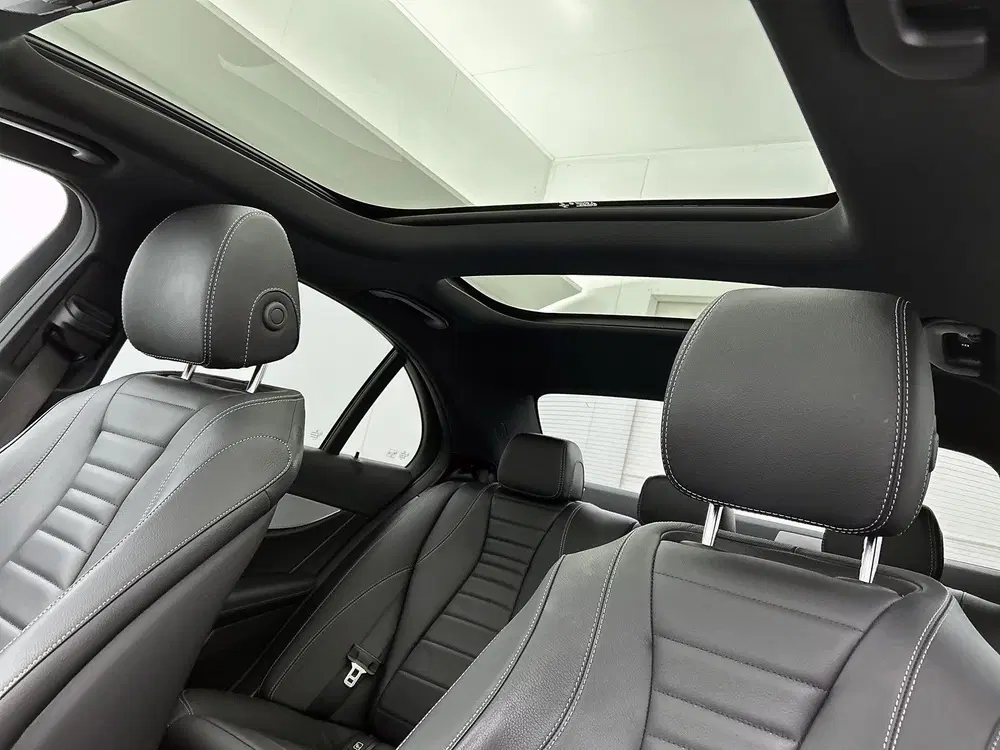 Mercedes-Benz E-Klasse 200 AMG Line uit 2023, foto 4