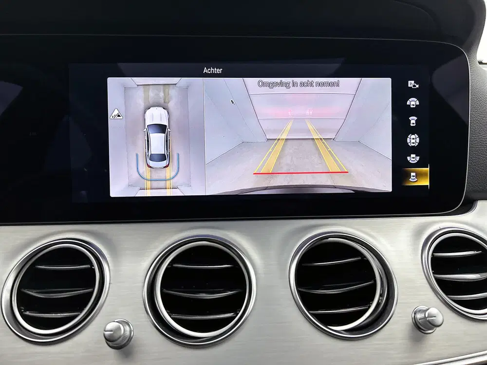Mercedes-Benz E-Klasse 200 AMG Line uit 2023, foto 9