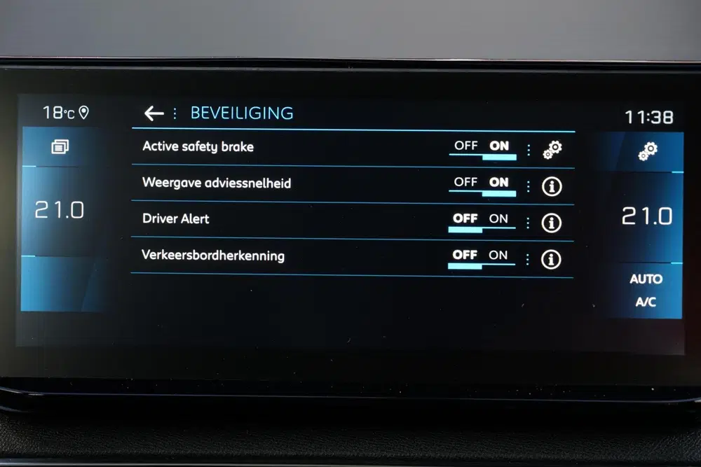 Peugeot 3008 1.2 PureTech Blue Lease Active NL uit 2021, foto 12