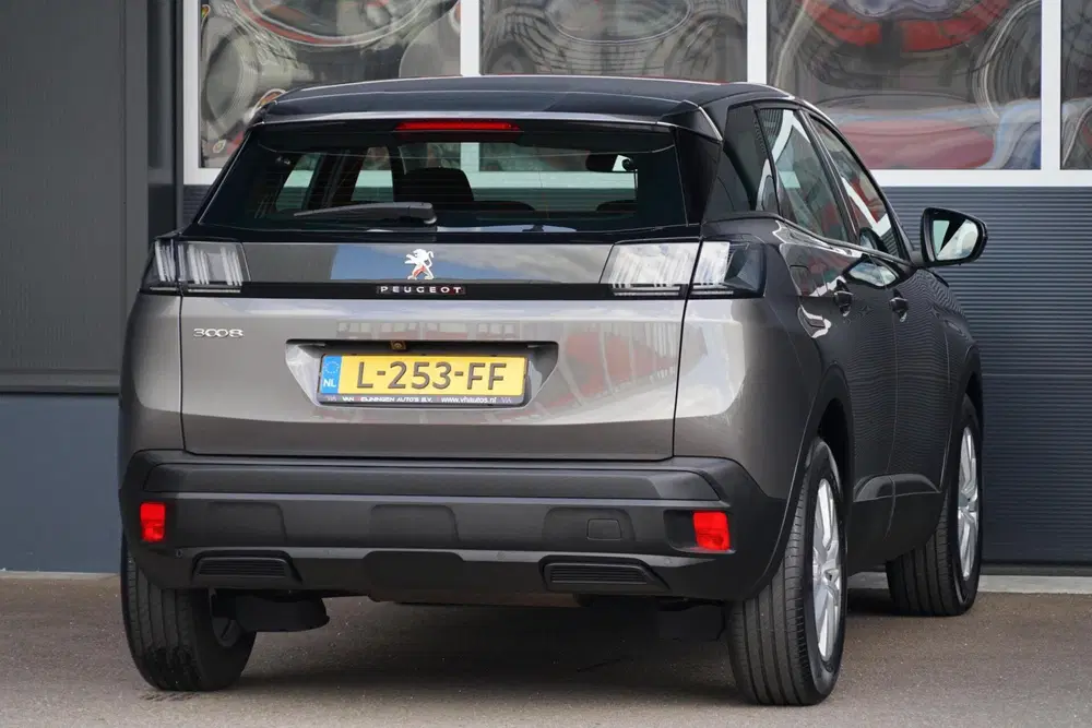 Peugeot 3008 1.2 PureTech Blue Lease Active NL uit 2021, foto 2