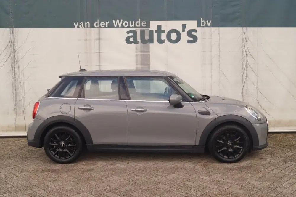 Mini Cooper Cooper 5-Deurs 1.5 136pk Automaat Cooper B uit 2021, foto 2