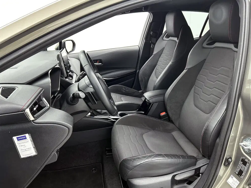 Toyota Corolla 2.0 Hybrid Executive uit 2021, foto 15