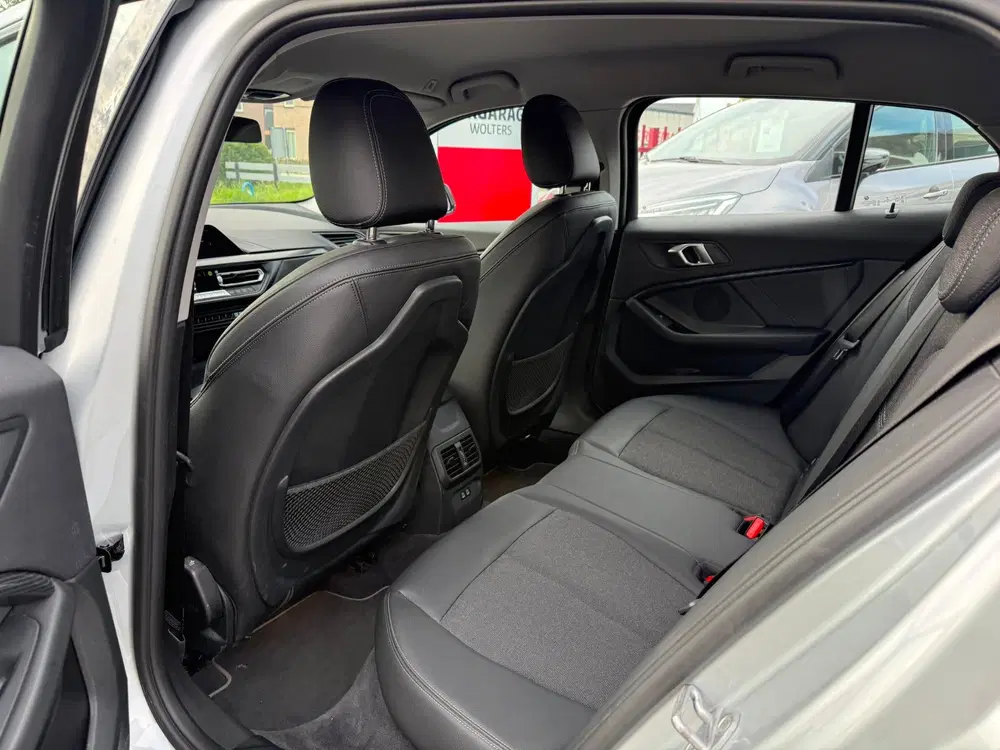 BMW 1-serie 118i High Executive. RIJKLAARPRIJS TREKHAA uit 2020, foto 13