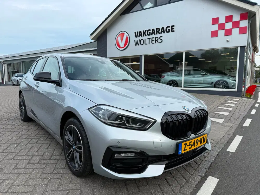 BMW 1-serie 118i High Executive. RIJKLAARPRIJS TREKHAA uit 2020, foto 3