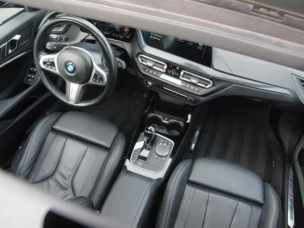 BMW 1-serie 118i Business Edition Plus uit 2022, foto 2