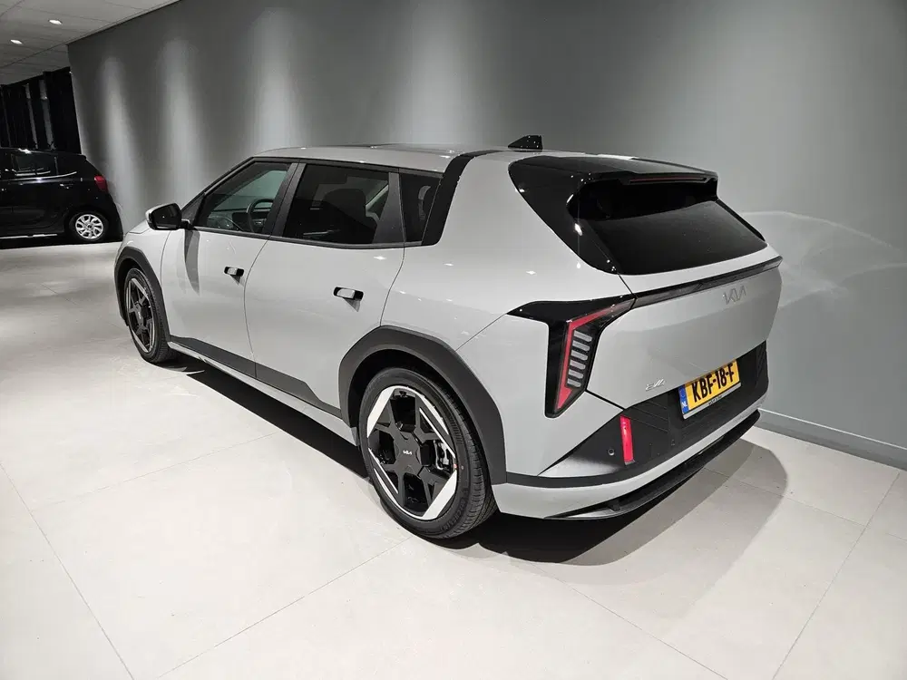 Kia EV4 58 uit 2026, foto 4