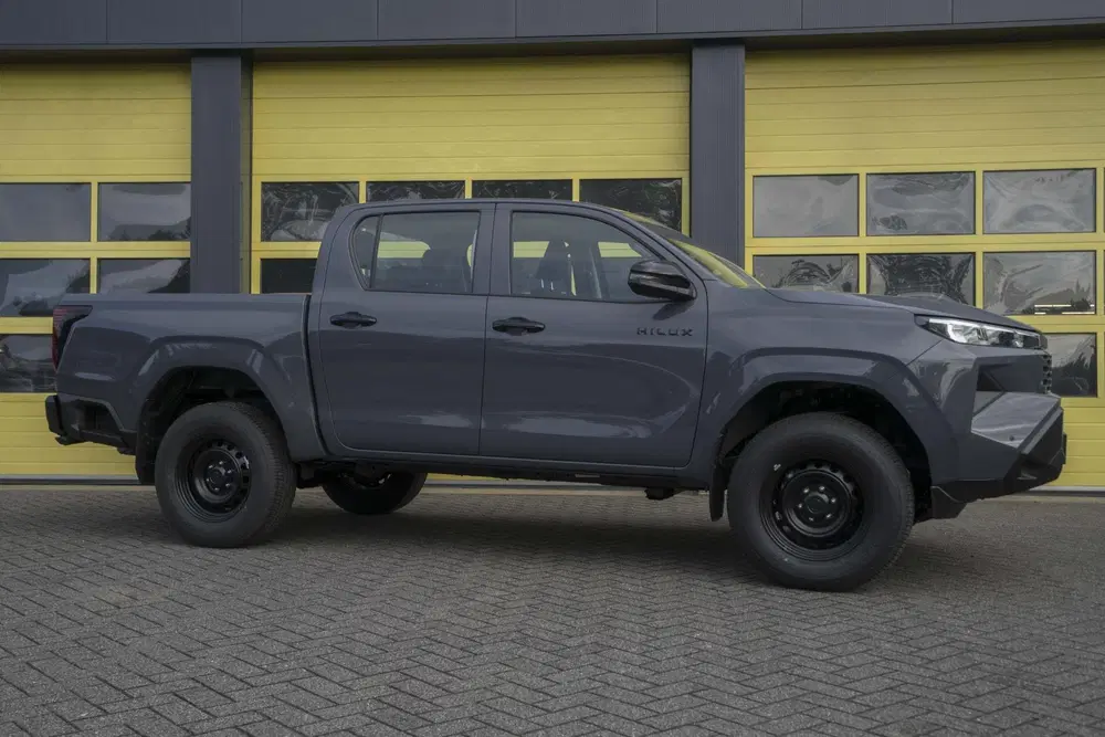 Toyota Hilux 2.8 D-4D MHEV Double Cab Auto 4WD Active uit 2026, foto 3