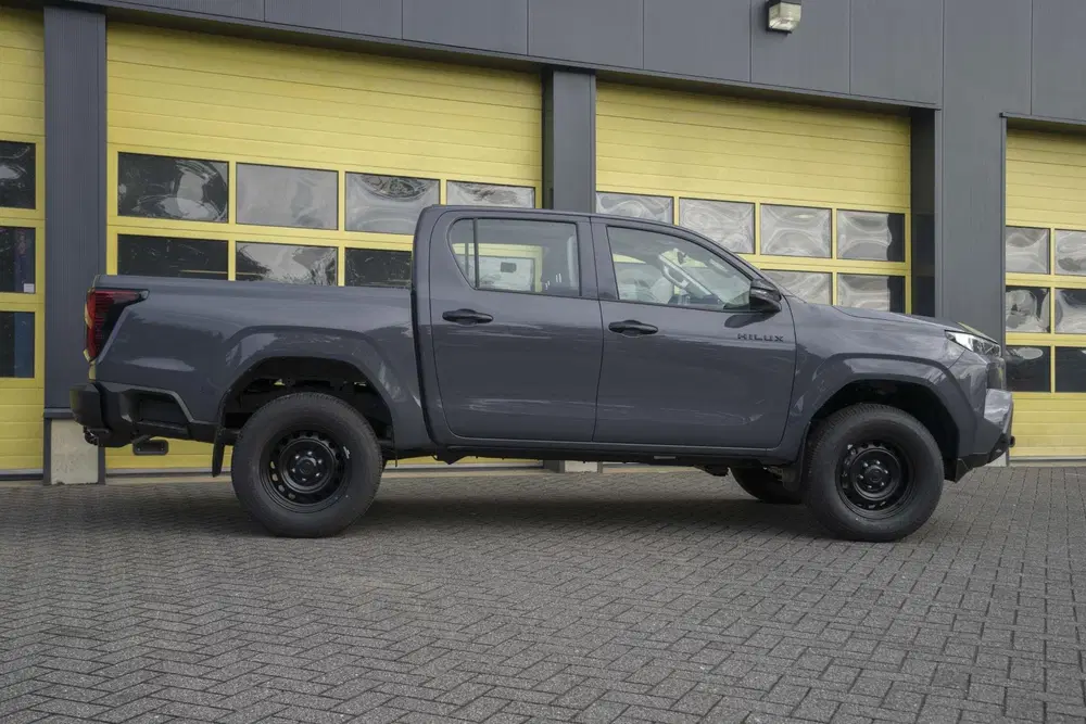 Toyota Hilux 2.8 D-4D MHEV Double Cab Auto 4WD Active uit 2026, foto 4
