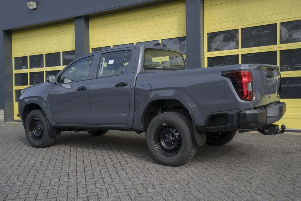 Toyota Hilux 2.8 D-4D MHEV Double Cab Auto 4WD Active uit 2026, foto 6