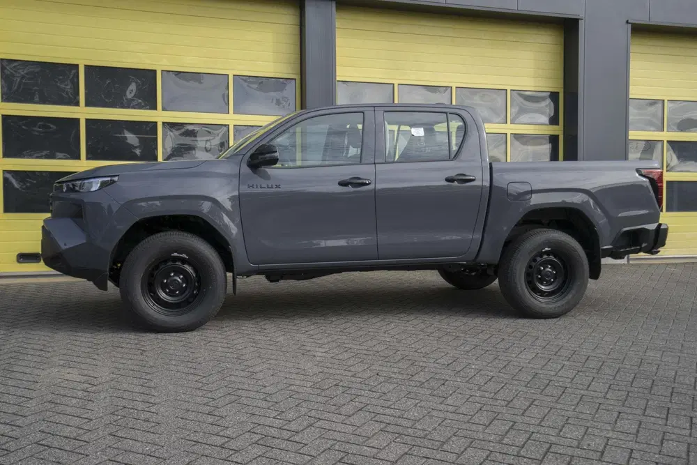 Toyota Hilux 2.8 D-4D MHEV Double Cab Auto 4WD Active uit 2026, foto 7