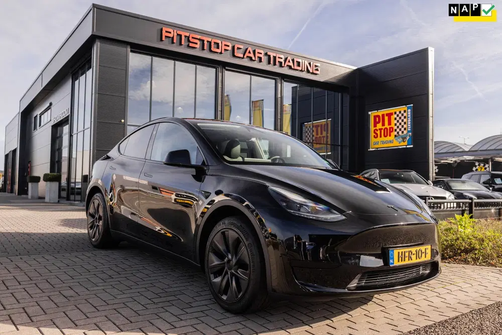 Tesla Model Y Long Range RWD 75 kWh uit 2025