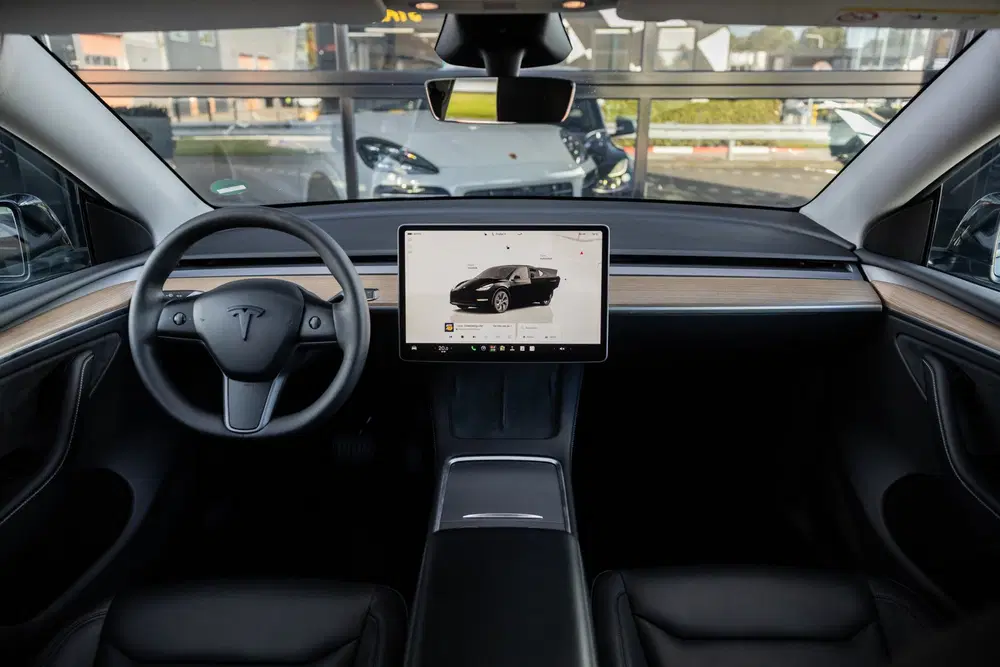 Tesla Model Y Long Range RWD 75 kWh uit 2025, foto 13