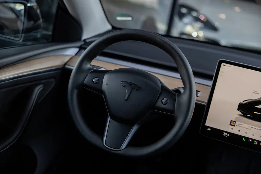 Tesla Model Y Long Range RWD 75 kWh uit 2025, foto 14
