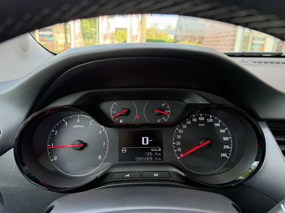 Opel Crossland 1.2 Edition NAVI uit 2021, foto 9