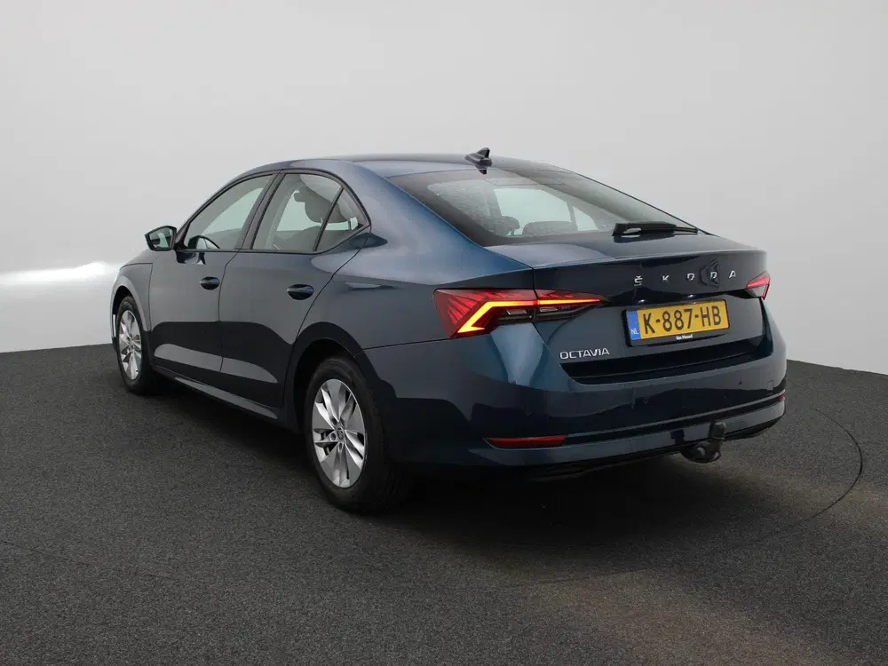 Skoda Octavia 1.0 TSI Business Edition uit 2021, foto 2