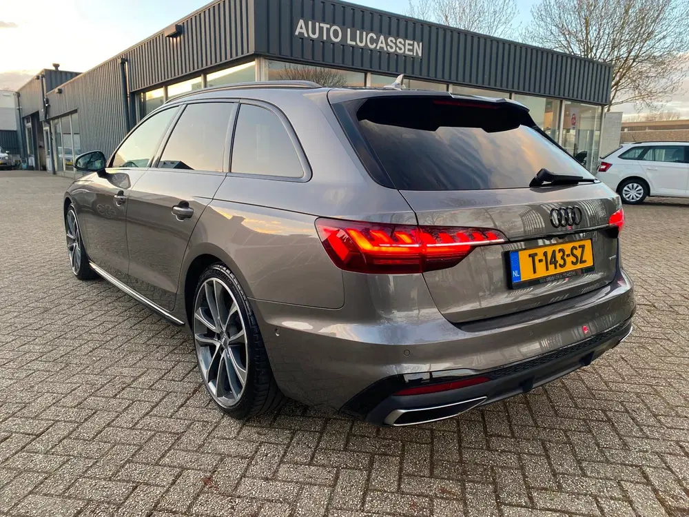 Audi A4 45 TFSI S- Line quattro edition one Apple uit 2020, foto 9