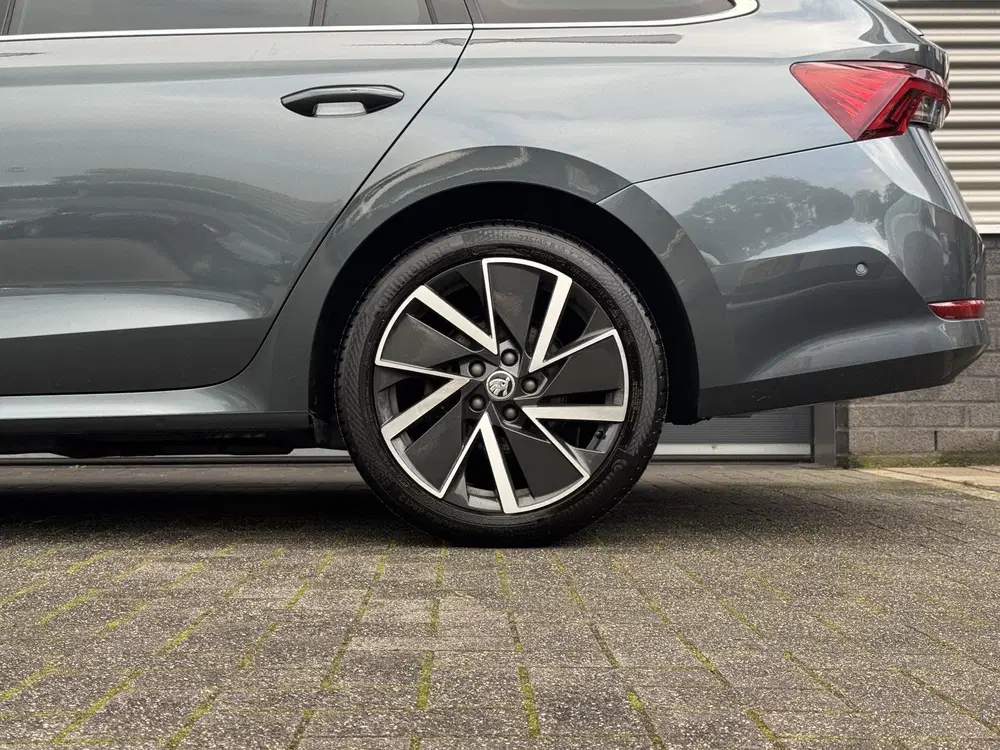 Skoda Octavia 1.4 TSI iV PHEV Business Edition CarPlay uit 2021, foto 13