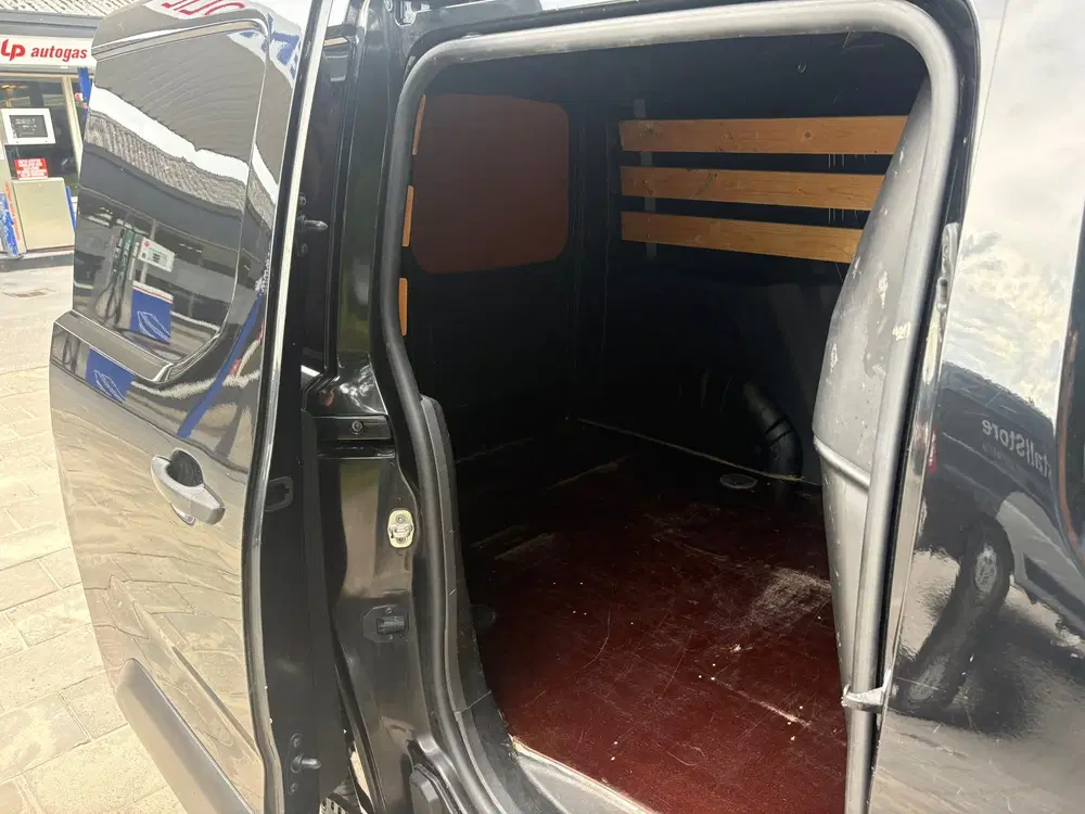 Opel Combo 1.6D L1H1 Edition uit 2020, foto 12