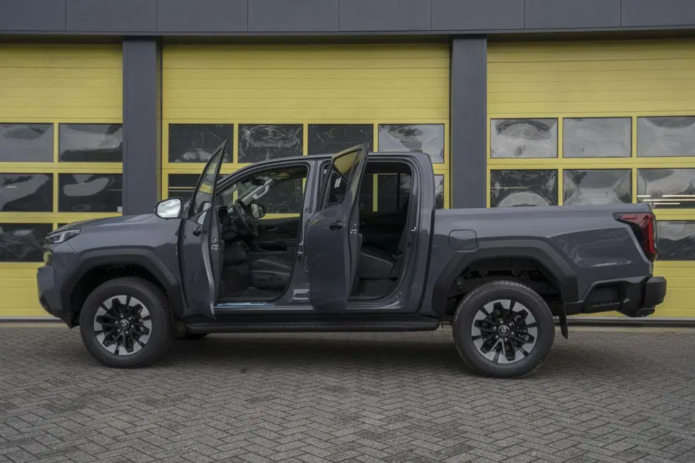 Toyota Hilux Toyota Hilux 2.8 D-4D MHEV Double Cab Styl uit 2026, foto 9