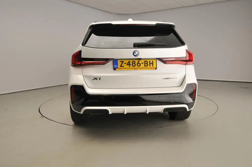 BMW X1 xDrive30e uit 2024, foto 3