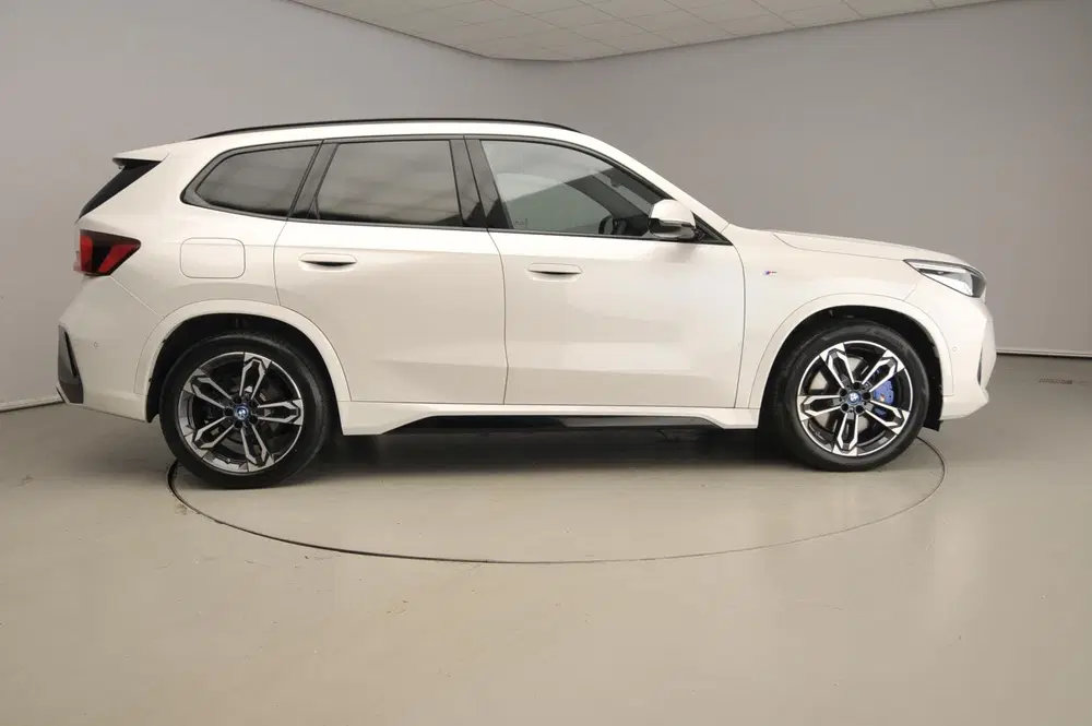 BMW X1 xDrive30e uit 2024, foto 4
