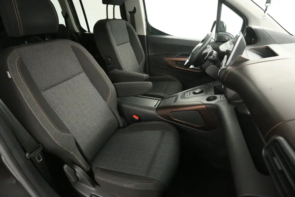 Peugeot Rifter 1.2 Puretech L2 GT 7p. 131PK uit 2021, foto 12