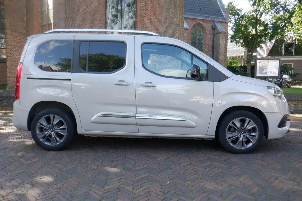 Toyota Proace City 1.2 Turbo 130pk Aut Profes.PAN.DAK uit 2022