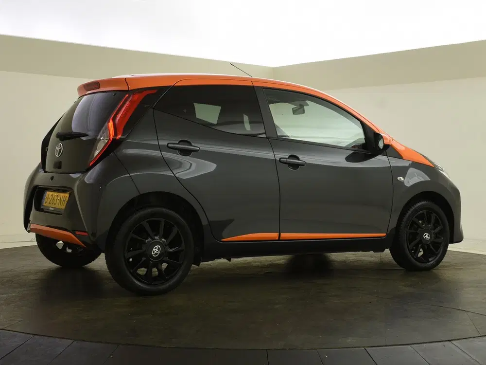 Toyota Aygo 1.0 VVT-i x-JBL uit 2020, foto 2
