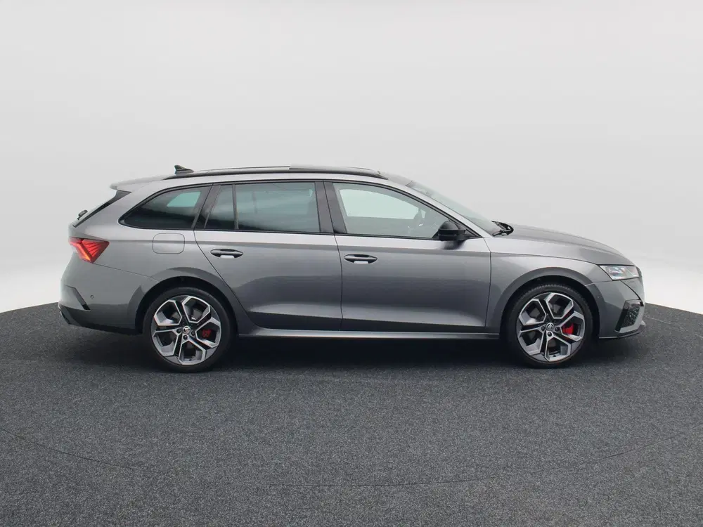 Skoda Octavia 1.4 TSi 245 Pk Automaat RS iV PHEV Busin uit 2023, foto 8