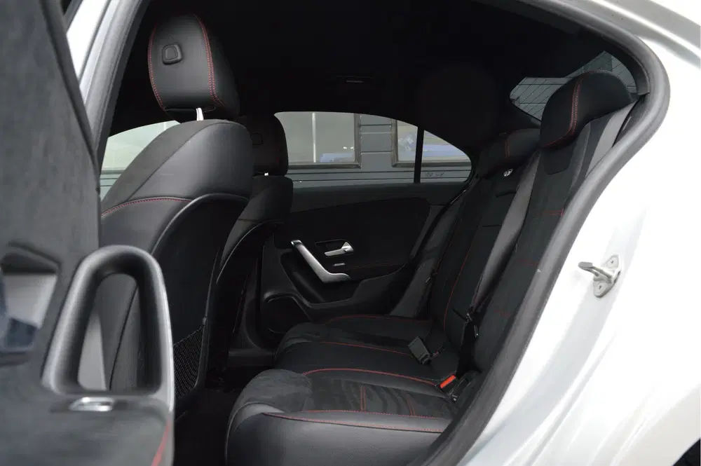Mercedes-Benz A-Klasse 180 AMG Line uit 2023, foto 10