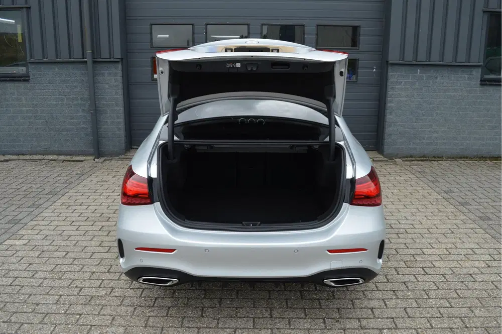 Mercedes-Benz A-Klasse 180 AMG Line uit 2023, foto 11