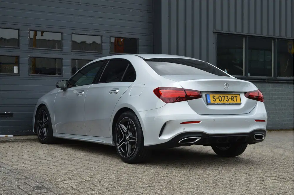 Mercedes-Benz A-Klasse 180 AMG Line uit 2023, foto 4