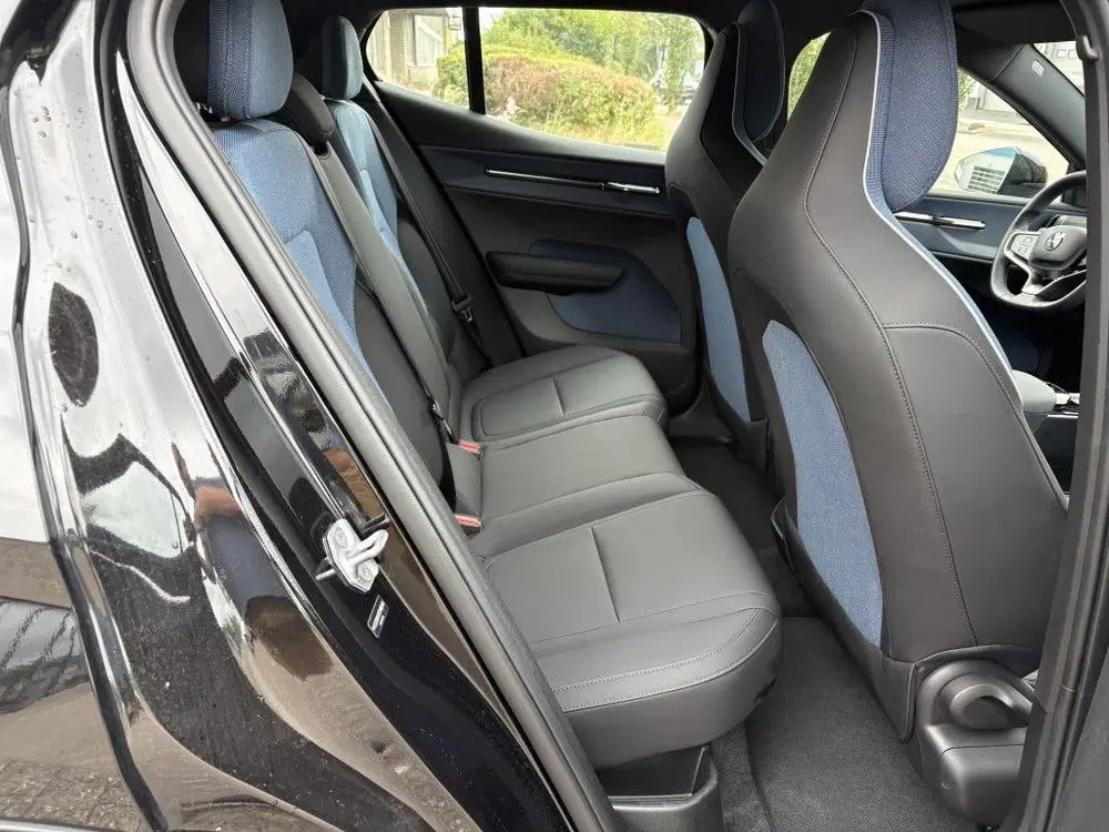 Volvo EX30 Single Core 51 kWh uit 2024, foto 10
